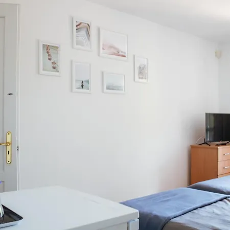 Bella Apartmanhaz 4* Замарди