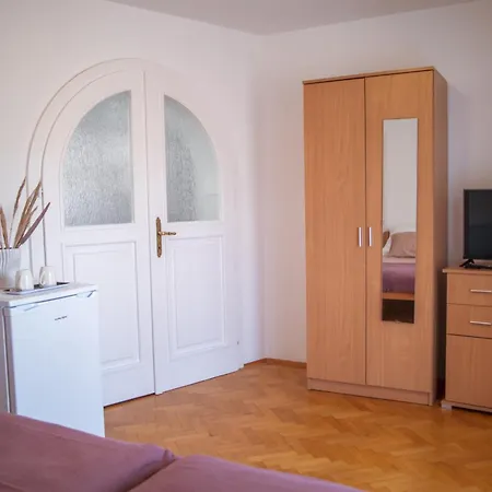 Гостевой дом Bella Apartmanhaz 4*