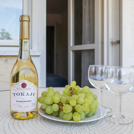 Bella Apartmanhaz 4*