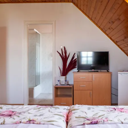 Bella Apartmanhaz Гостевой дом 4*