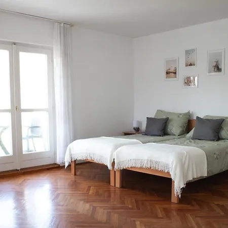 Bella Apartmanhaz Guest house