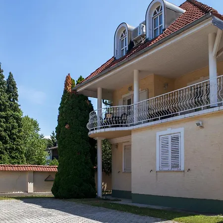 Bella Apartmanhaz Гостевой дом