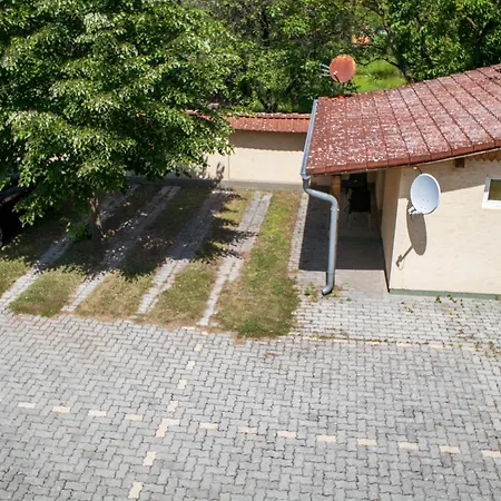 Bella Apartmanhaz Guest house Zamardi
