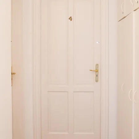 Гостевой дом Bella Apartmanhaz 4*