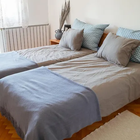 Bella Apartmanhaz 4*