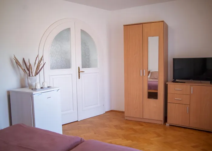 Gæstehus Bella Apartmanhaz 3*