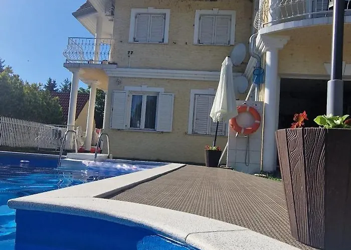 Bella Apartmanhaz 4*
